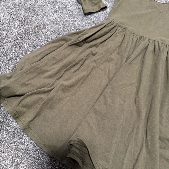 Vivie and Ash Olive Green Sleeved Twirl Dress Sz 7 - Picture 4 of 5